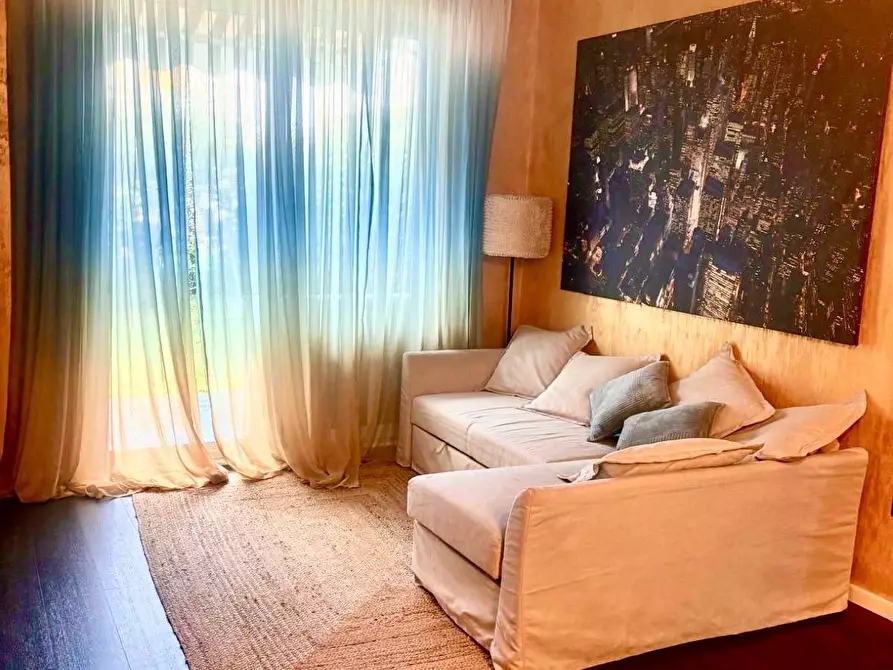 Immagine 1 di Appartamento in vendita  a Massa