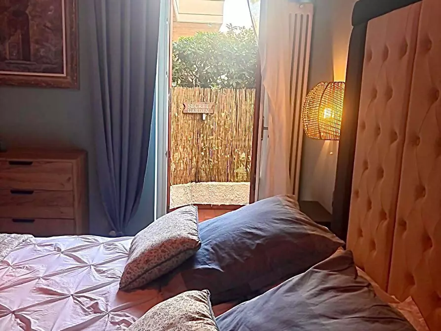 Immagine 14 di Appartamento in vendita  a Massa