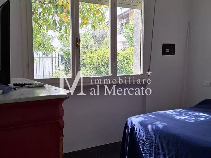 Immagine 8 di Appartamento in vendita  a Viareggio