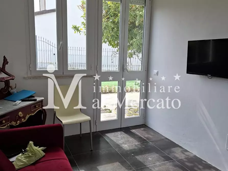 Immagine 14 di Appartamento in vendita  a Viareggio