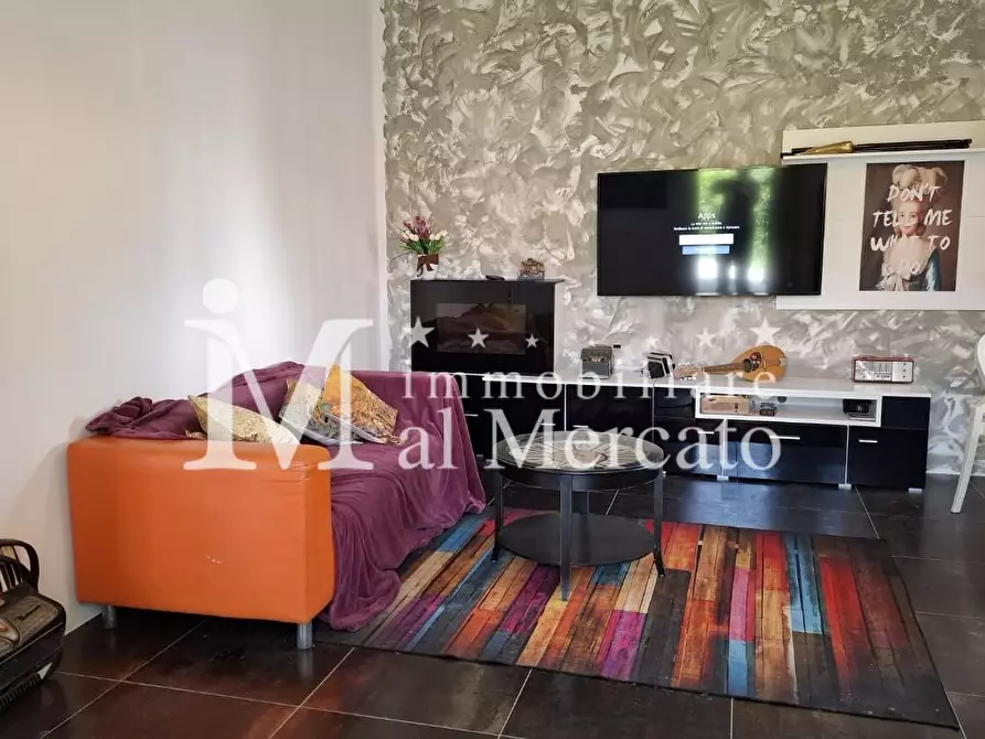 Immagine 1 di Appartamento in vendita  a Viareggio