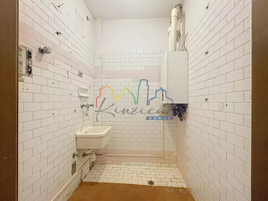 Immagine 12 di Appartamento in vendita  a Pisa