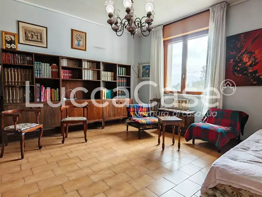 Immagine 8 di Appartamento in vendita  a Lucca