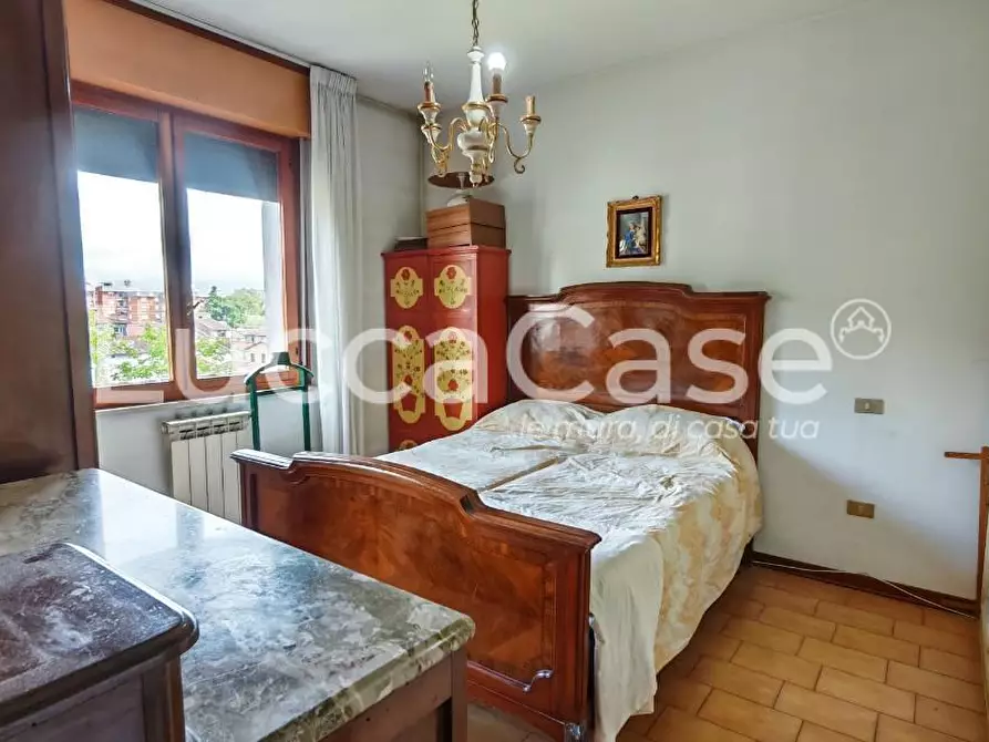 Immagine 9 di Appartamento in vendita  a Lucca