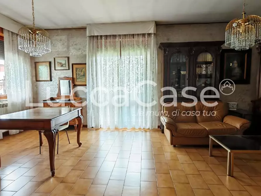 Immagine 3 di Appartamento in vendita  a Lucca