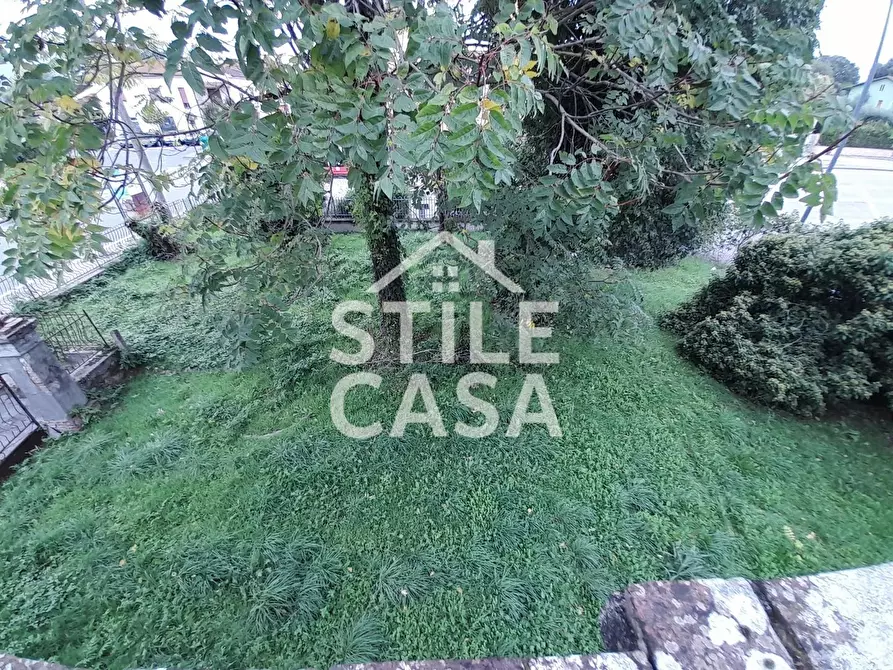 Immagine 10 di Palazzo in vendita  a Castelfranco Di Sotto