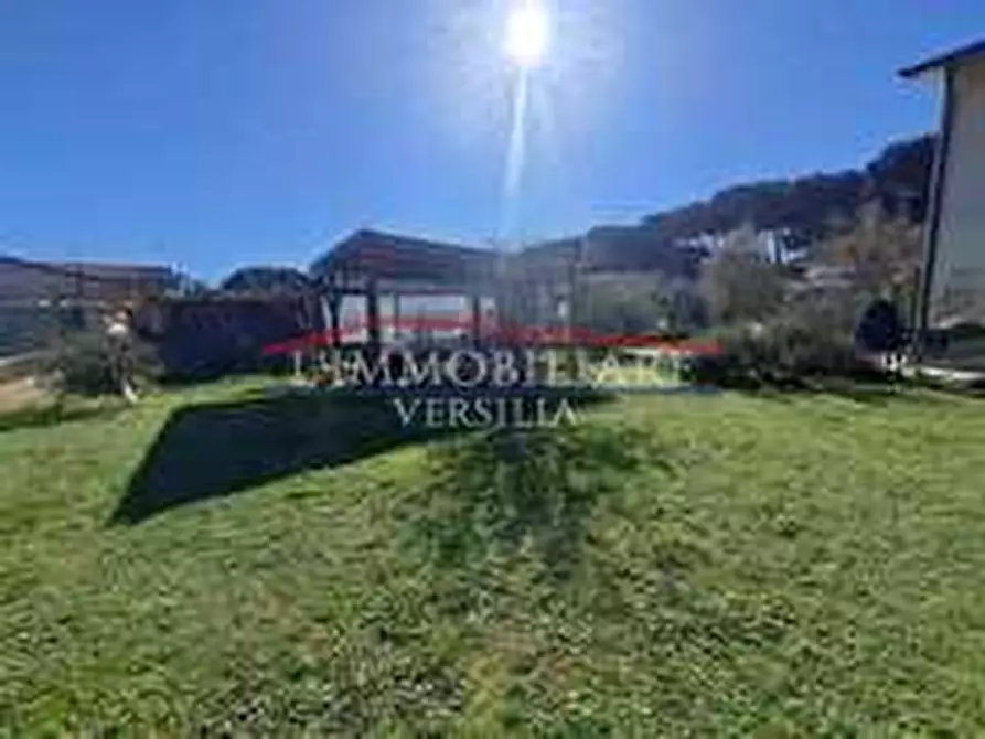 Immagine 21 di Casa bifamiliare in vendita  a Massa