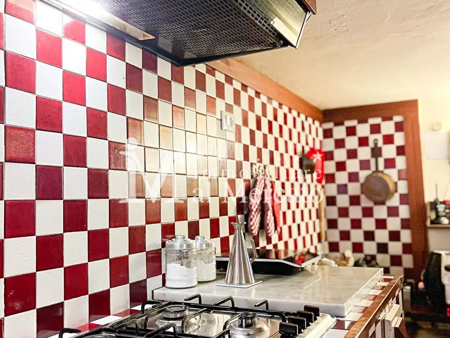 Immagine 8 di Villa in vendita  a Viareggio