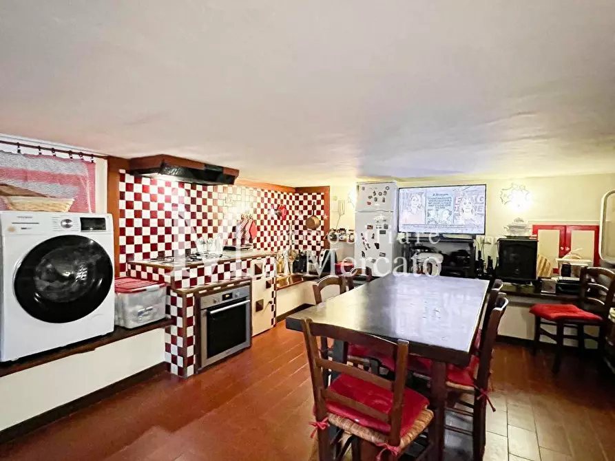 Immagine 11 di Villa in vendita  a Viareggio