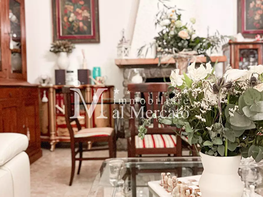 Immagine 21 di Villa in vendita  a Viareggio