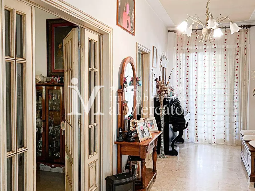 Immagine 31 di Villa in vendita  a Viareggio