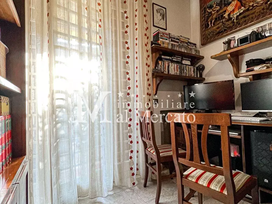 Immagine 25 di Villa in vendita  a Viareggio