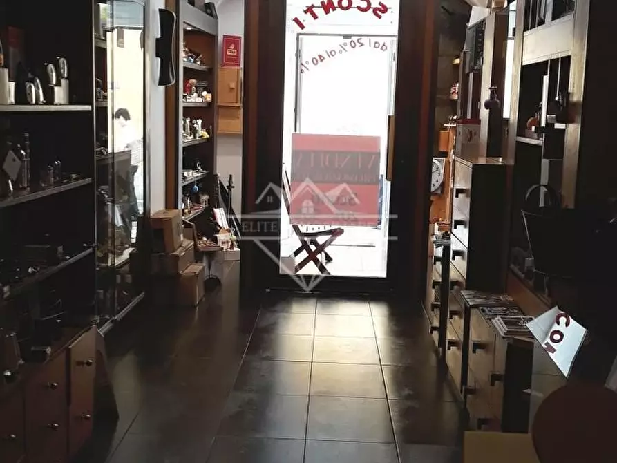 Immagine 5 di Locale commerciale in vendita  a Sarzana