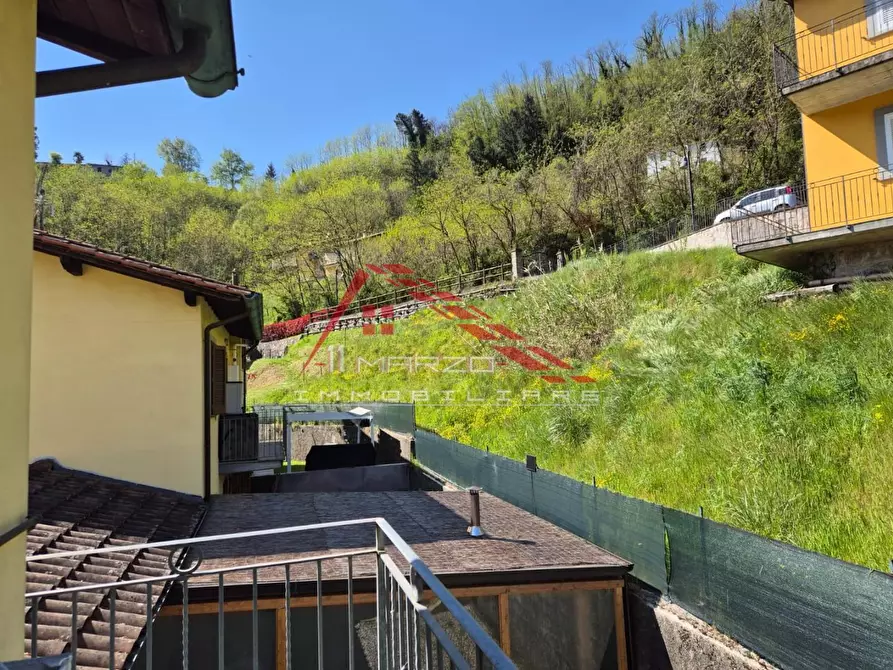 Immagine 11 di Appartamento in vendita  a Bagni Di Lucca