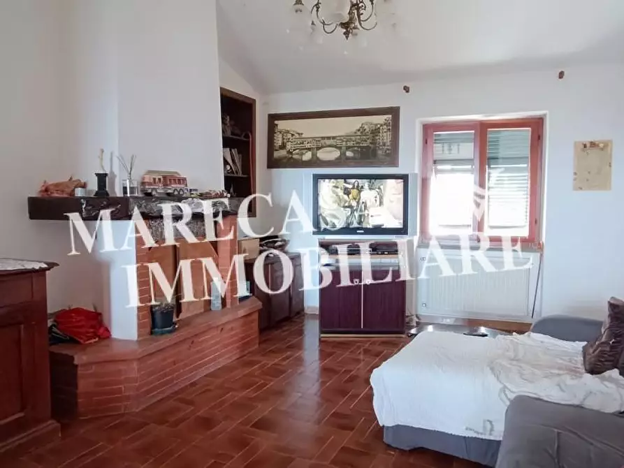 Immagine 1 di Appartamento in vendita  a Ortonovo