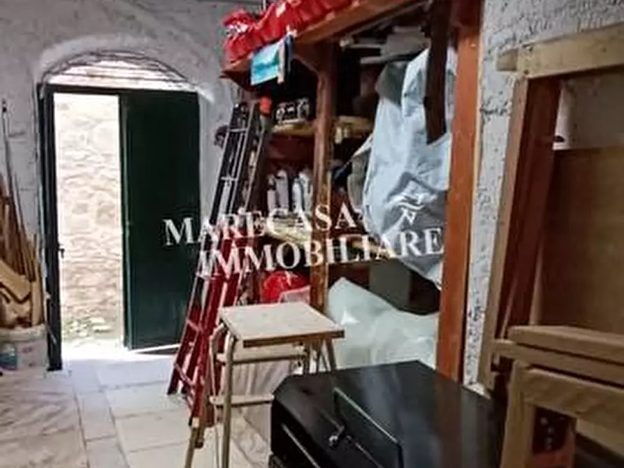 Immagine 27 di Appartamento in vendita  a Ortonovo