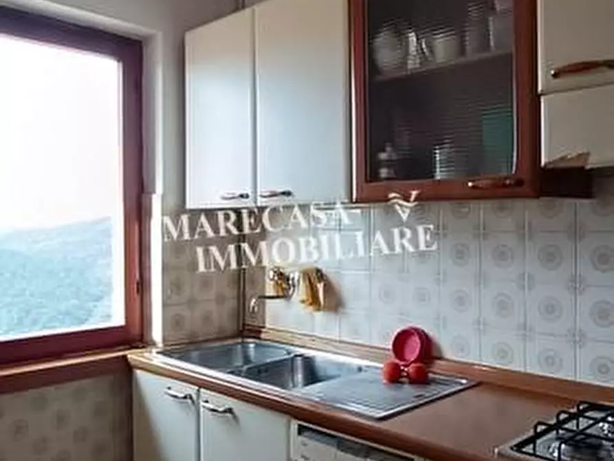 Immagine 9 di Appartamento in vendita  a Ortonovo