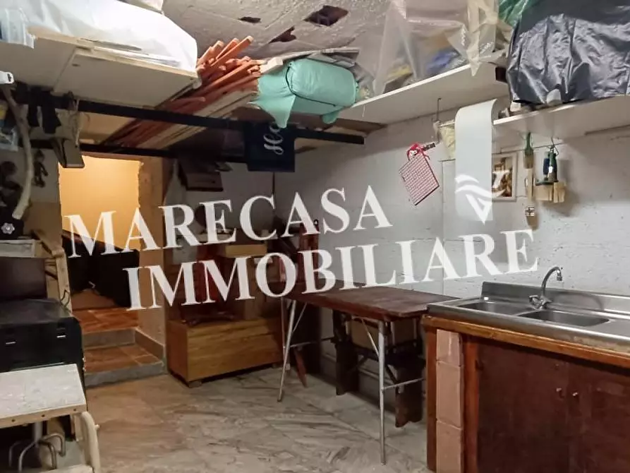 Immagine 30 di Appartamento in vendita  a Ortonovo