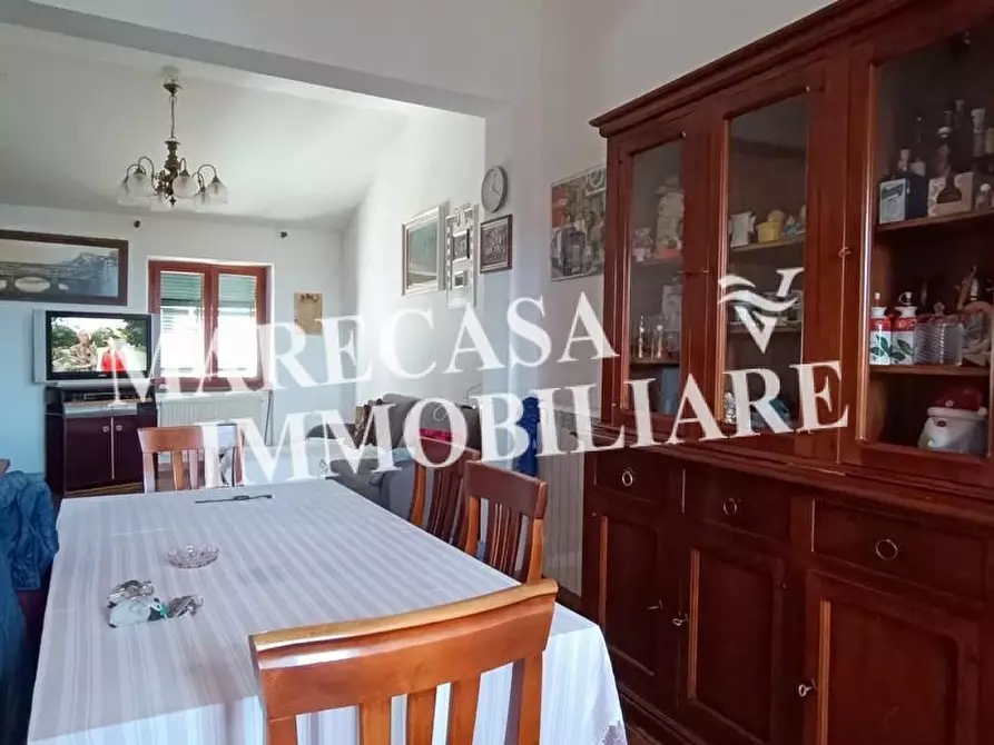 Immagine 12 di Appartamento in vendita  a Ortonovo