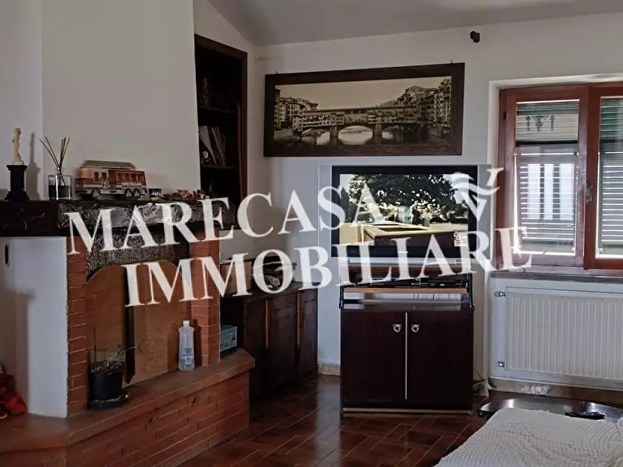 Immagine 3 di Appartamento in vendita  a Ortonovo