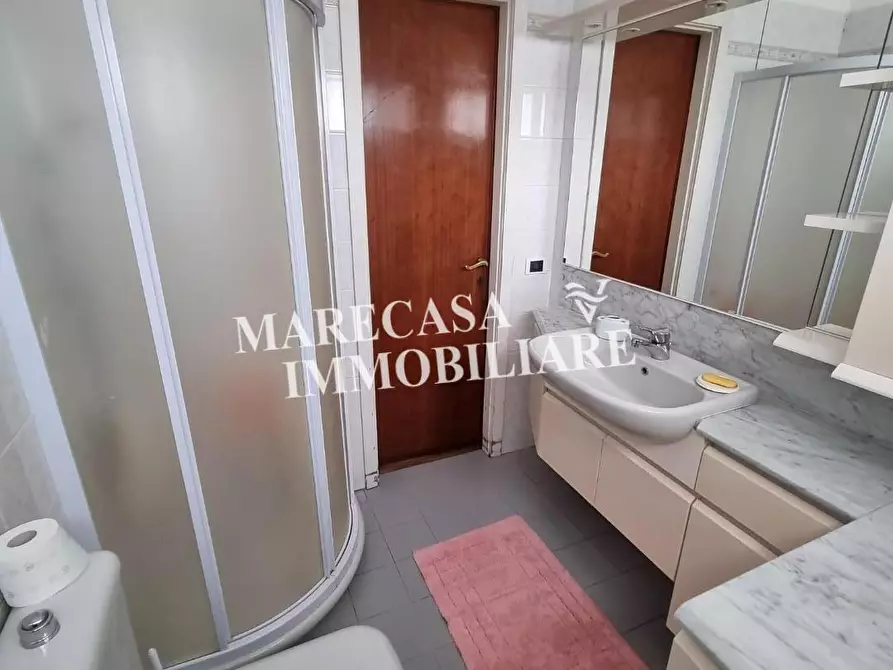 Immagine 10 di Appartamento in vendita  a Carrara