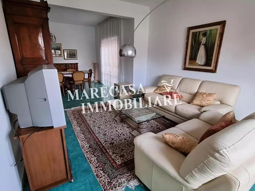 Immagine 2 di Appartamento in vendita  a Carrara