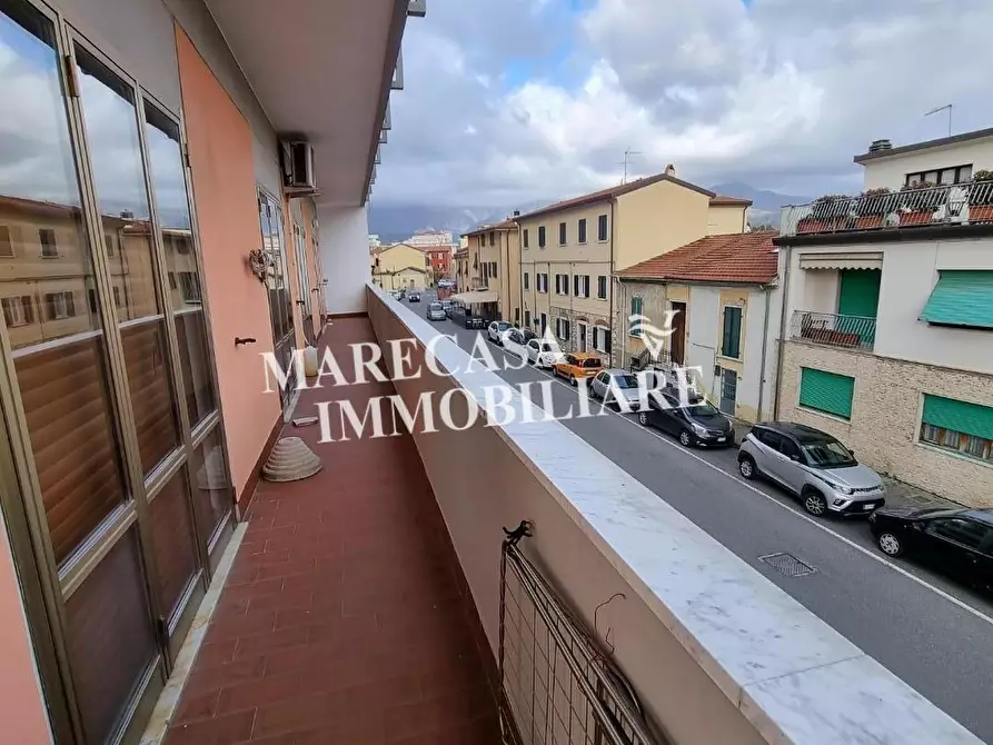 Immagine 15 di Appartamento in vendita  a Carrara