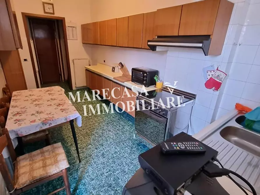 Immagine 4 di Appartamento in vendita  a Carrara