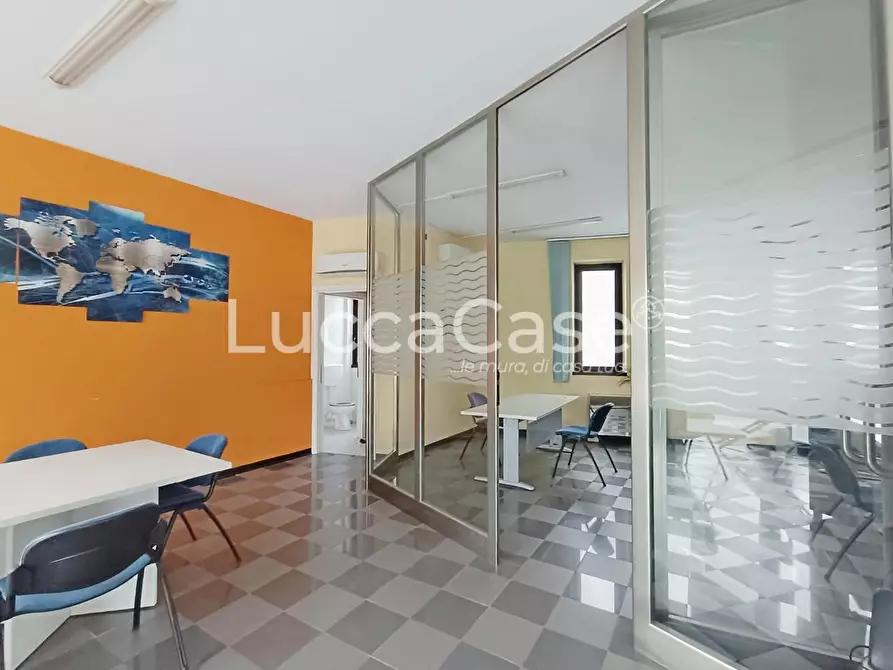 Immagine 5 di Ufficio in affitto  a Porcari