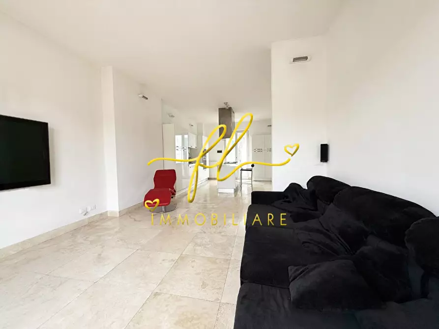 Immagine 9 di Villa in vendita  a Cecina