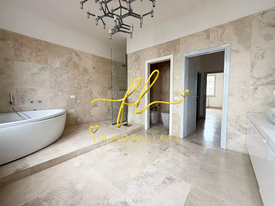 Immagine 18 di Villa in vendita  a Cecina