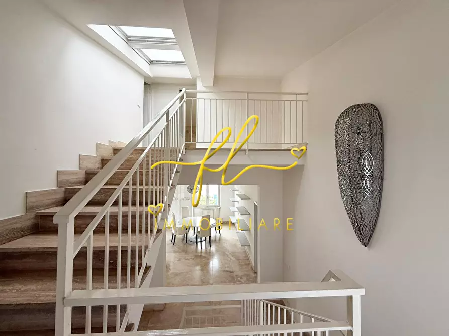 Immagine 21 di Villa in vendita  a Cecina