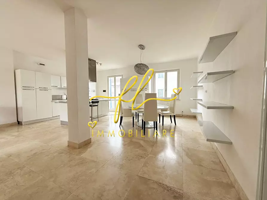 Immagine 6 di Villa in vendita  a Cecina