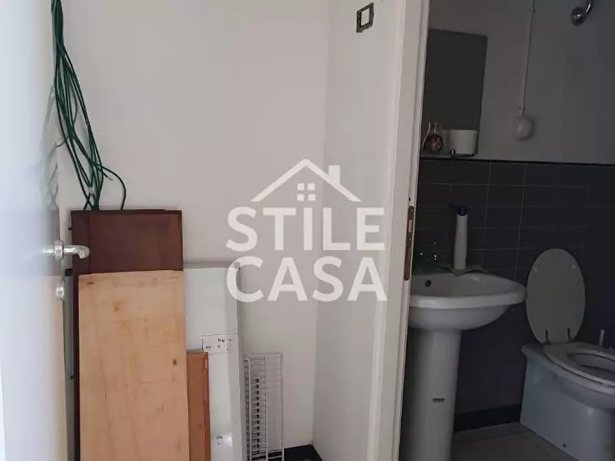 Immagine 9 di Ufficio in vendita  a Altopascio