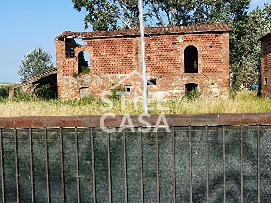 Immagine 2 di Deposito in vendita  a Porcari