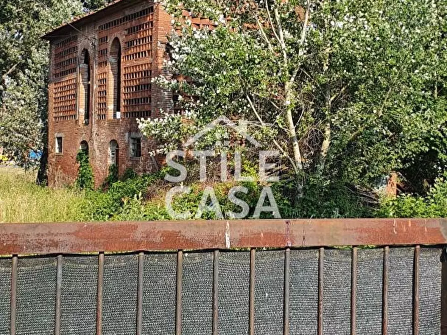 Immagine 1 di Deposito in vendita  a Porcari