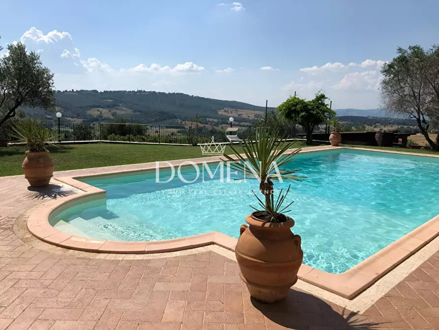 Immagine 1 di Villa in vendita  a Manciano