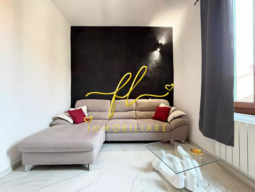 Immagine 2 di Appartamento in vendita  a Cecina