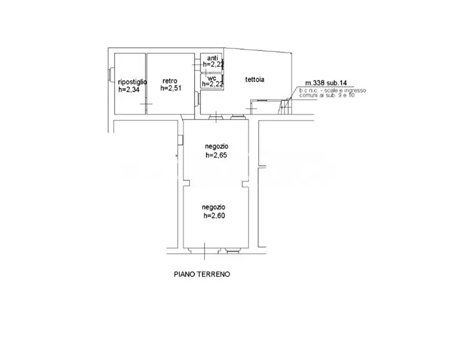 Immagine 1 di Negozio in vendita  a Lucca