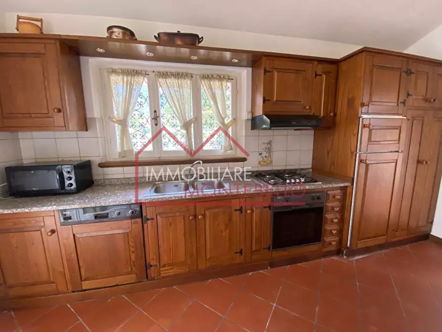 Immagine 32 di Casa indipendente in vendita  a Camaiore