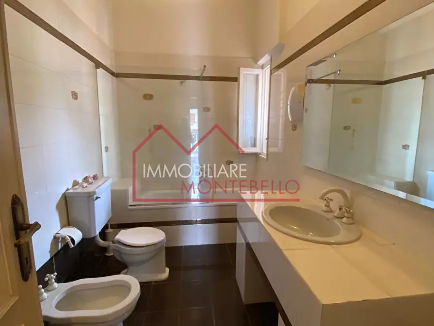 Immagine 21 di Casa indipendente in vendita  a Camaiore