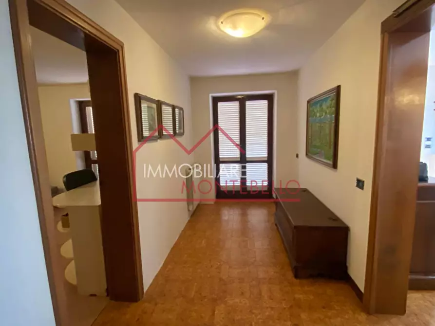 Immagine 9 di Casa indipendente in vendita  a Camaiore