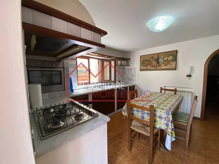 Immagine 39 di Casa indipendente in vendita  a Camaiore