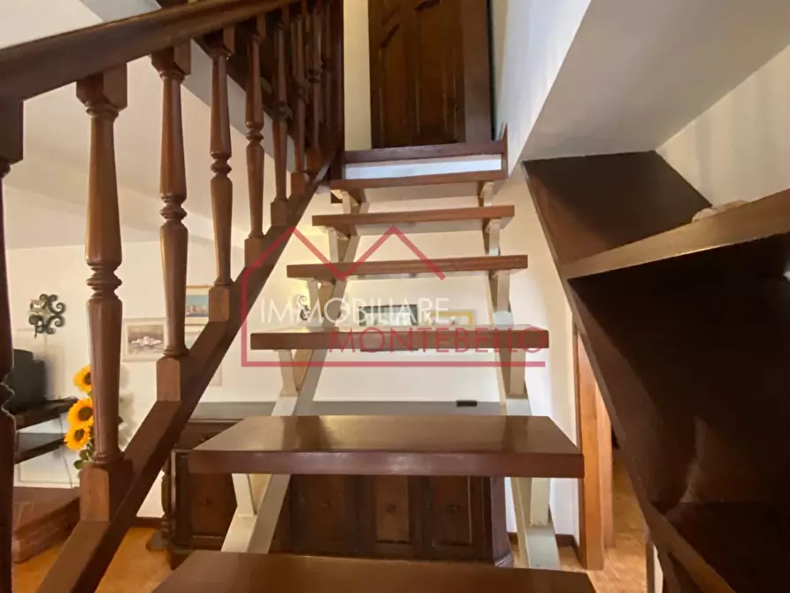 Immagine 13 di Casa indipendente in vendita  a Camaiore