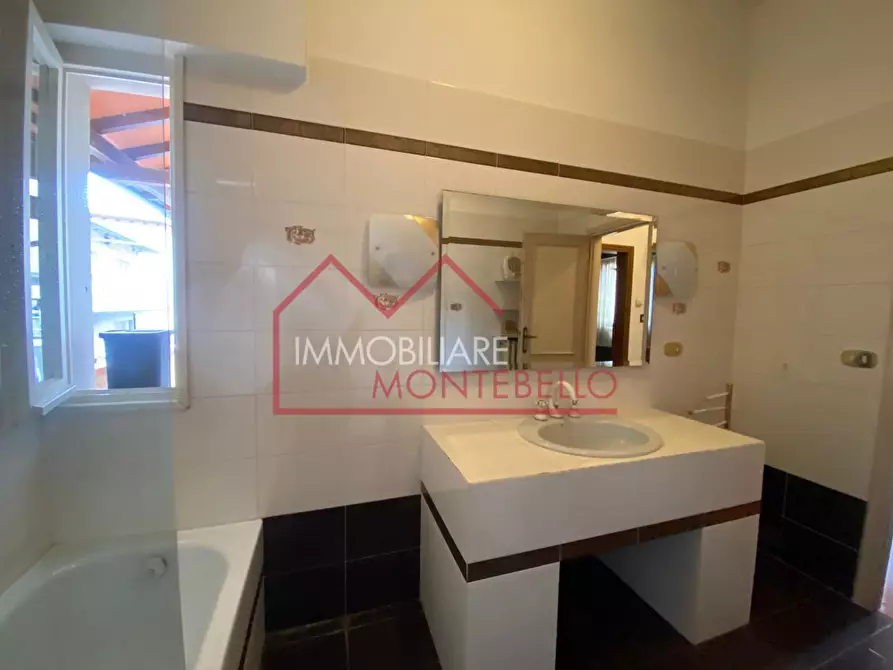 Immagine 23 di Casa indipendente in vendita  a Camaiore