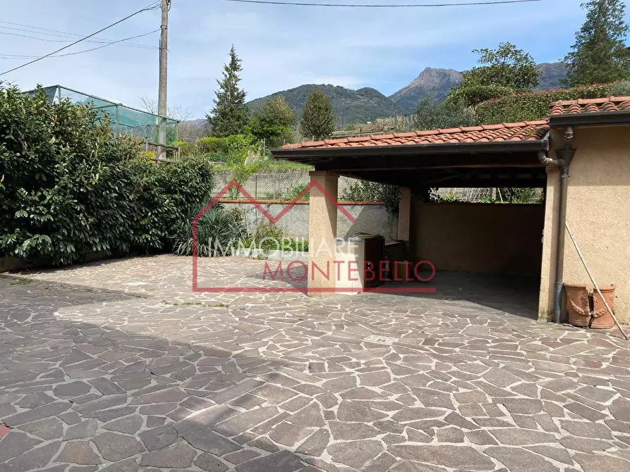 Immagine 41 di Casa indipendente in vendita  a Camaiore