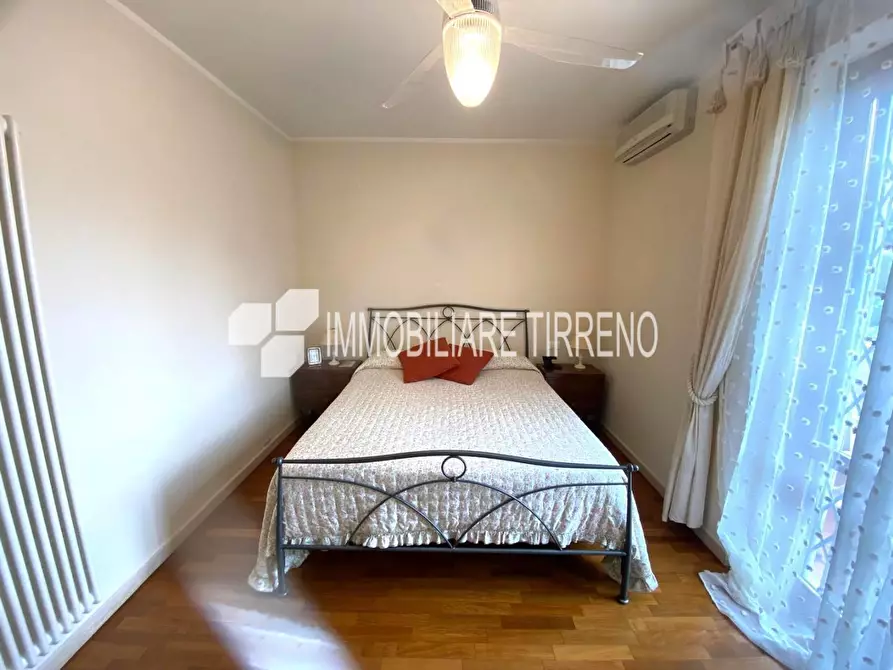 Immagine 6 di Appartamento in vendita  a Massa