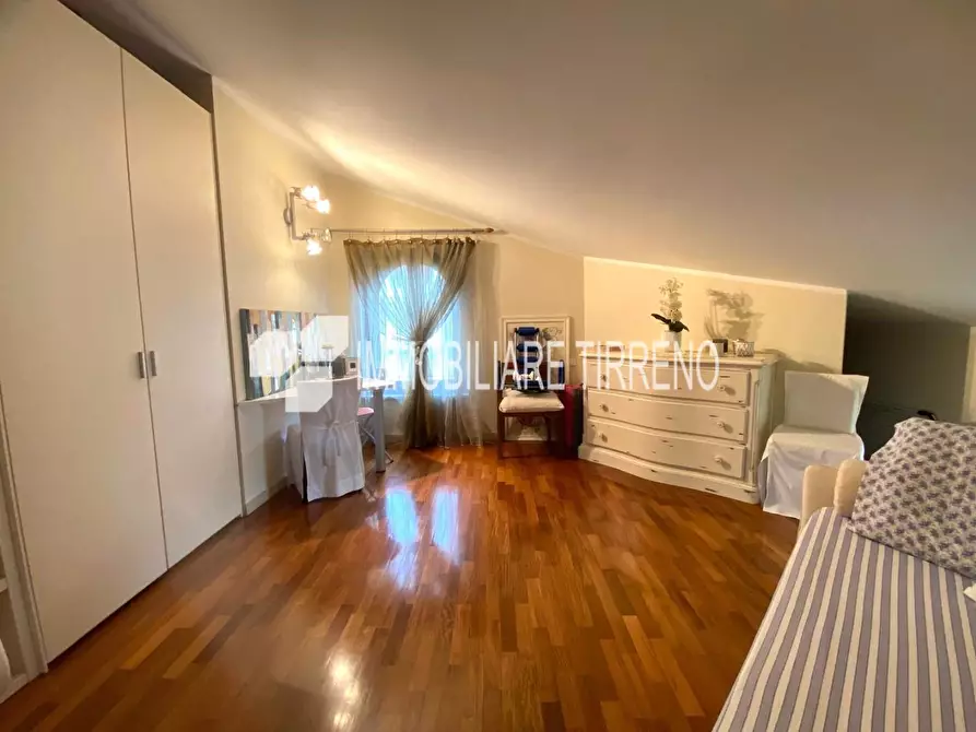 Immagine 14 di Appartamento in vendita  a Massa