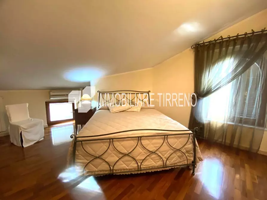 Immagine 11 di Appartamento in vendita  a Massa