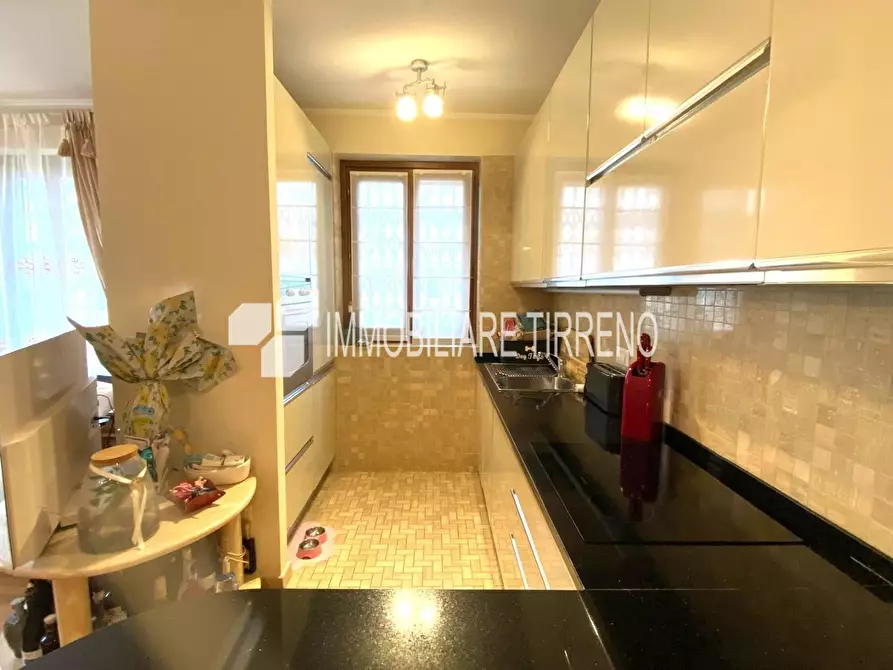 Immagine 18 di Appartamento in vendita  a Massa